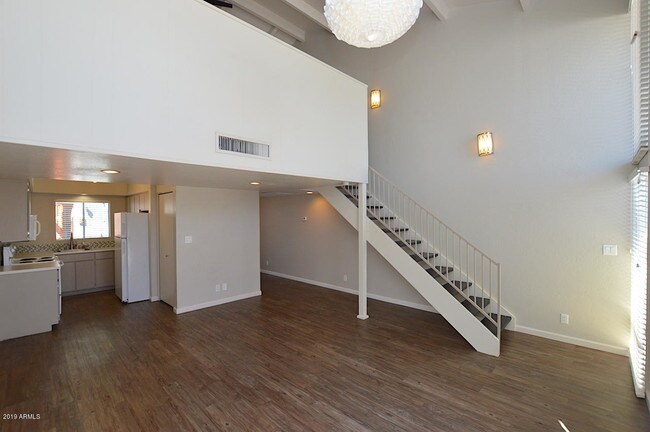 Foto del edificio - 6945 E 2nd St