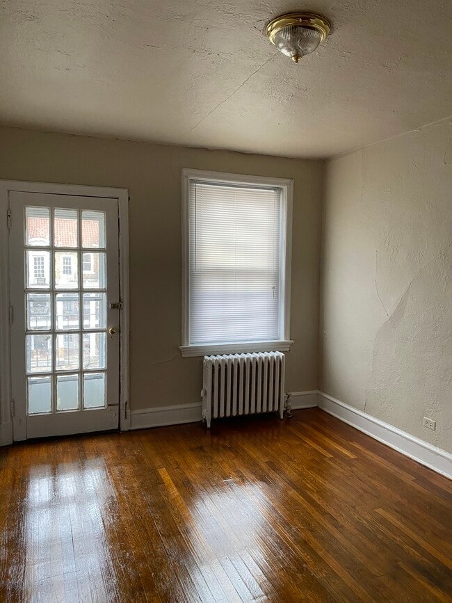 Building Photo - 3427 W Grace St