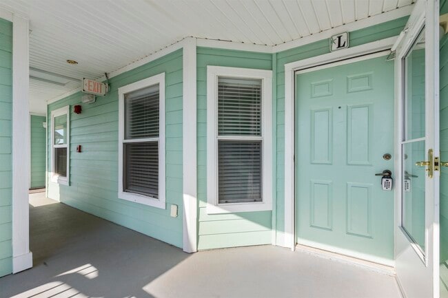 Building Photo - 206 16th St