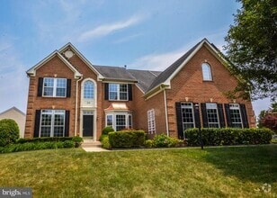 Building Photo - 120 Galyn Dr