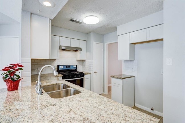 Building Photo - 12230 W Marsham Cir