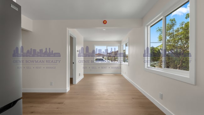 Building Photo - 2251 Dunlop St