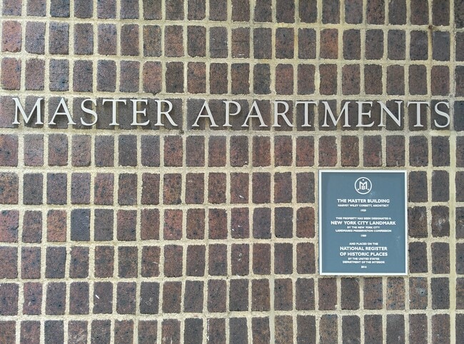 Foto del edificio - 310 Riverside Dr