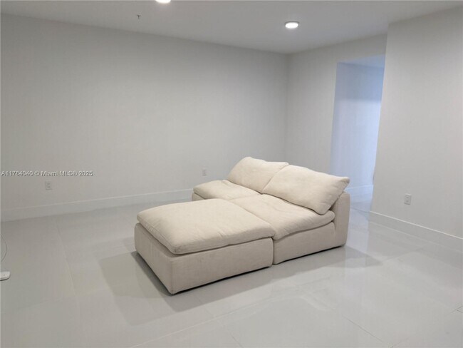 Foto del edificio - 10950 NW 82nd St