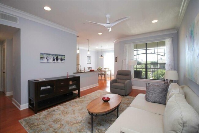 Foto del edificio - 7701 Rialto Blvd