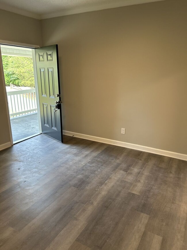 Building Photo - 290 Hialeah Ct