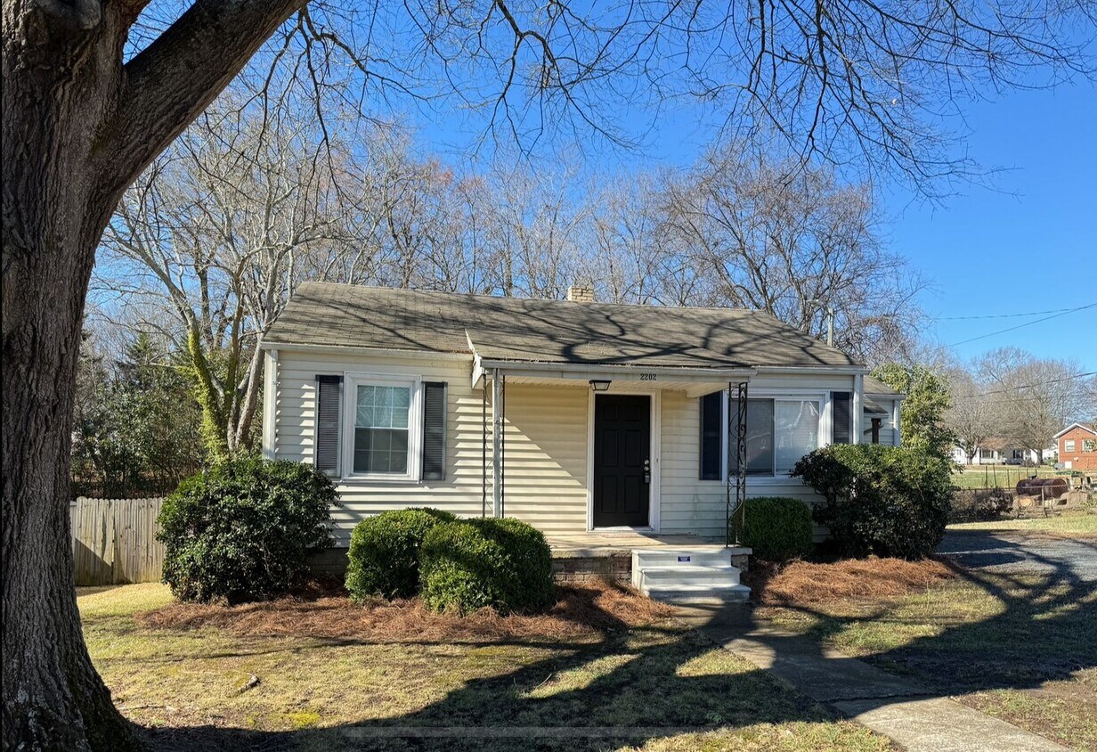 Foto principal - 2Bd/1Ba Fully Renovated 2024 House with Fe...