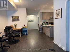 Building Photo - 3 Falaise Rd