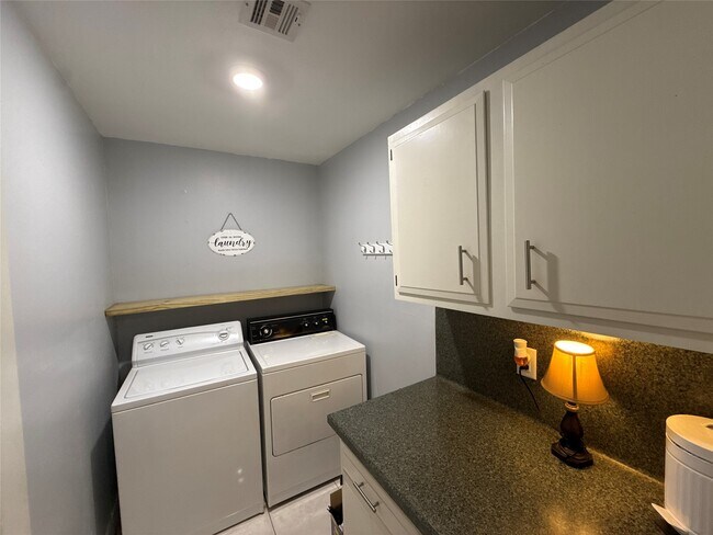Building Photo - 7307 Muirwood Ln