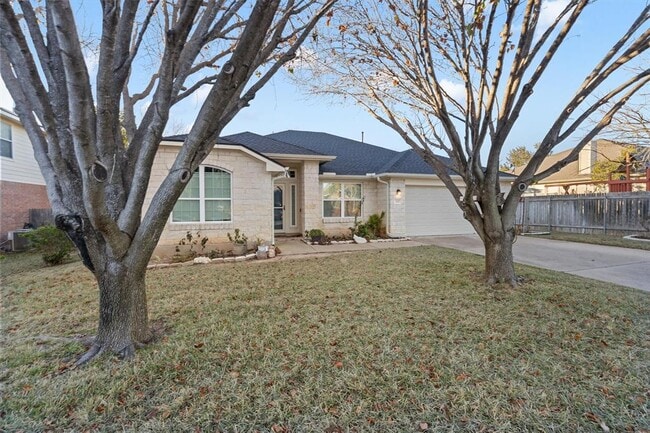 Building Photo - 325 Ranier Ln
