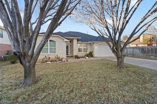 Foto del edificio - 325 Ranier Ln