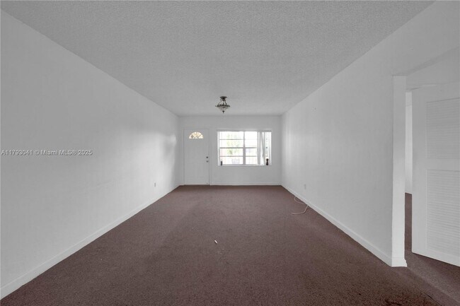Foto del edificio - 3401 SW 10th St