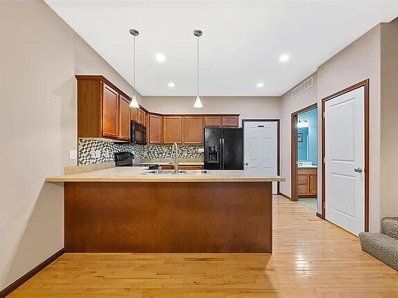 Foto del edificio - 725 Arch Rock Rd