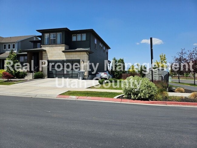 Building Photo - 591 N 100 E