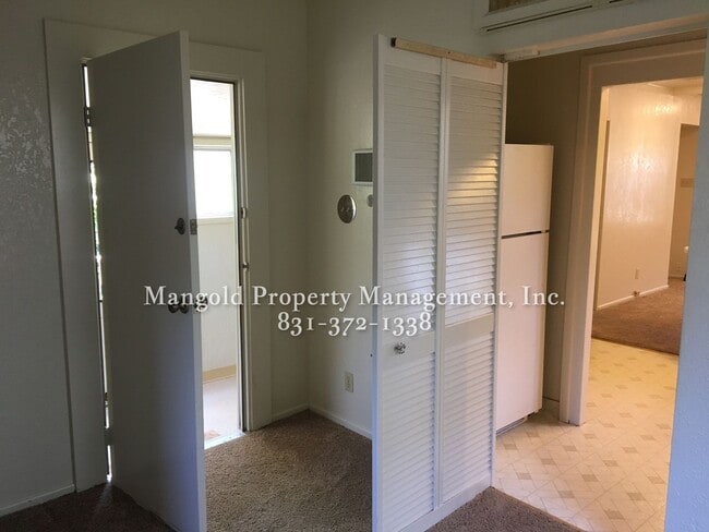 Building Photo - Charming 2-Bed 1-Bath Home with Spacious Y...