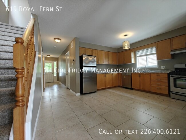 Building Photo - 619 Royal Fern St