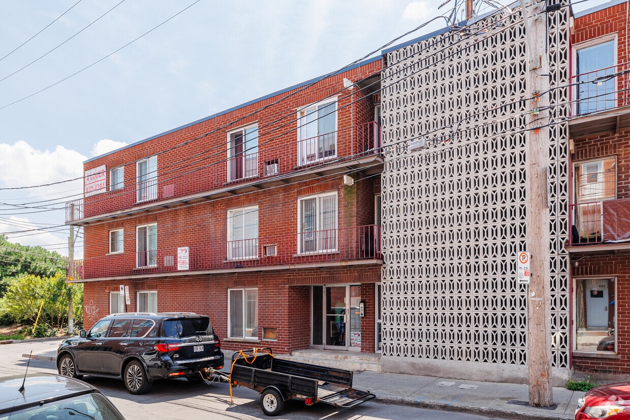 Building Photo - 250 Av Greene