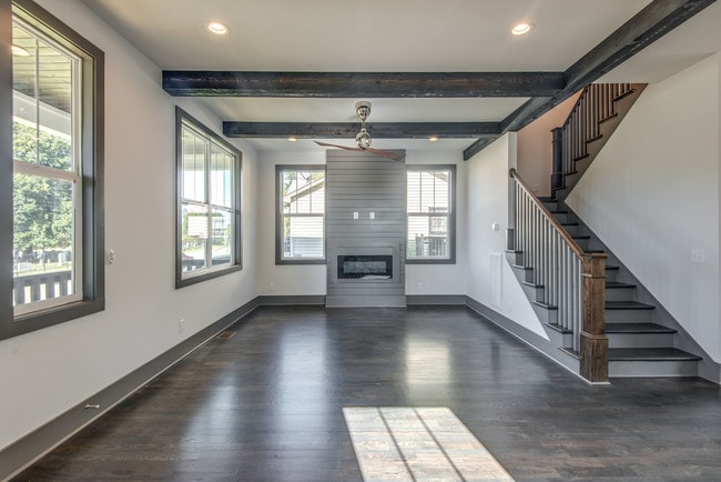 Building Photo - 2100 15th Ave N