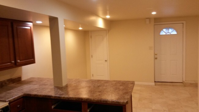 Comedor - 801 S Leavitt St