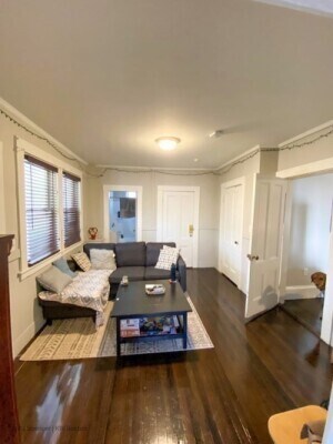 Foto principal - 104 W Emerson St