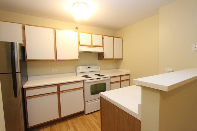 Building Photo - 430 Cunat Blvd