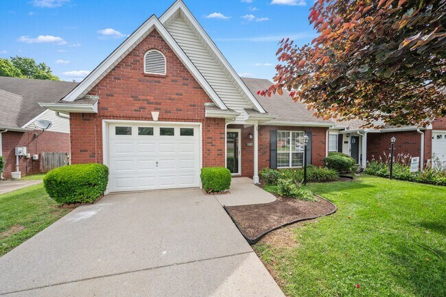 Foto del edificio - Black Fox Crossing Townhome