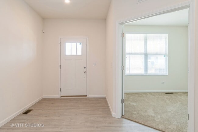 Building Photo - 3928 Gold Cup Ln