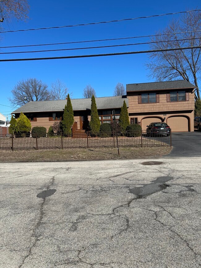 Foto del edificio - 325 Porter St