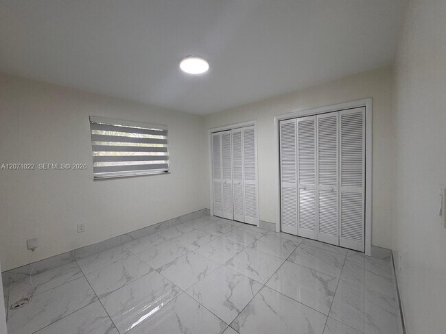Foto del edificio - 7135 SW 22nd St