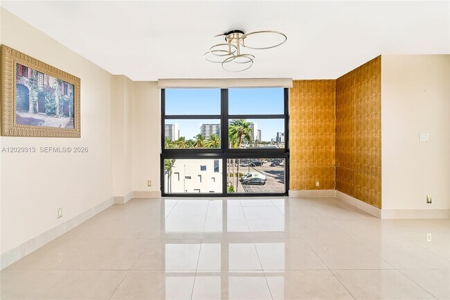 Foto del edificio - 3031 N Ocean Blvd