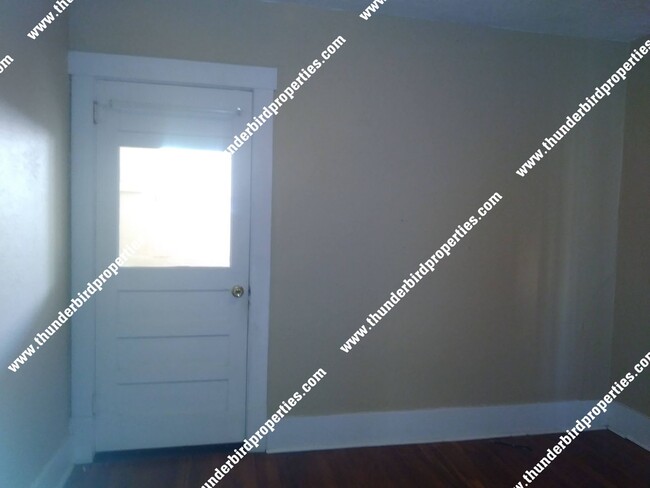 Foto del edificio - 2 bedroom, 1 bath near CNM and UNM