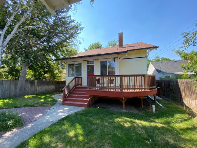Building Photo - 2506 W Woodlawn Ave
