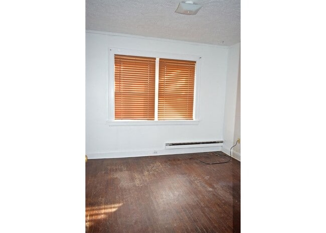 Building Photo - 415 Probasco St