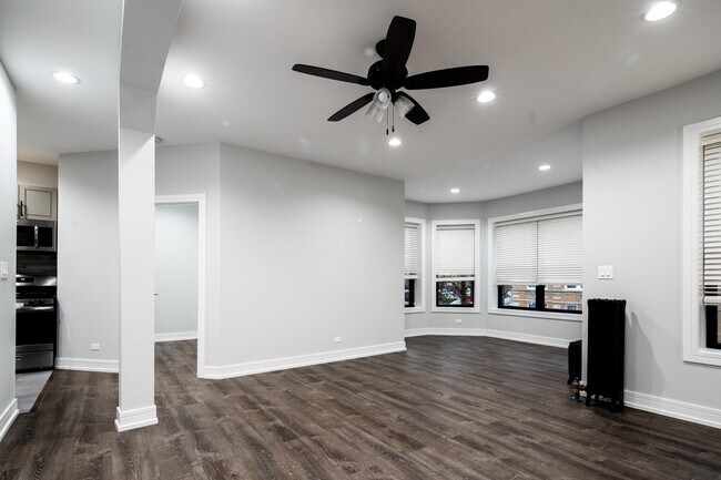 Foto del edificio - 6101 N Winthrop Ave