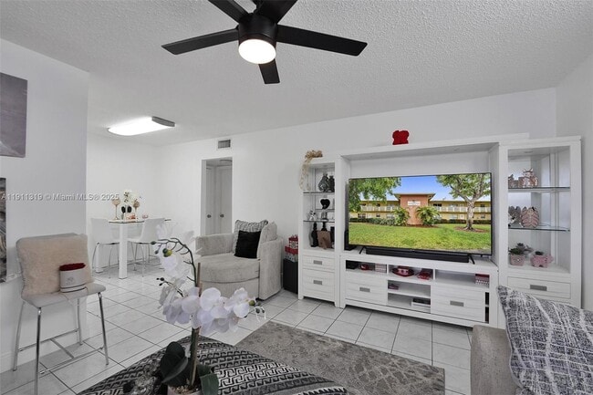 Building Photo - 3530 NW 43rd Ave