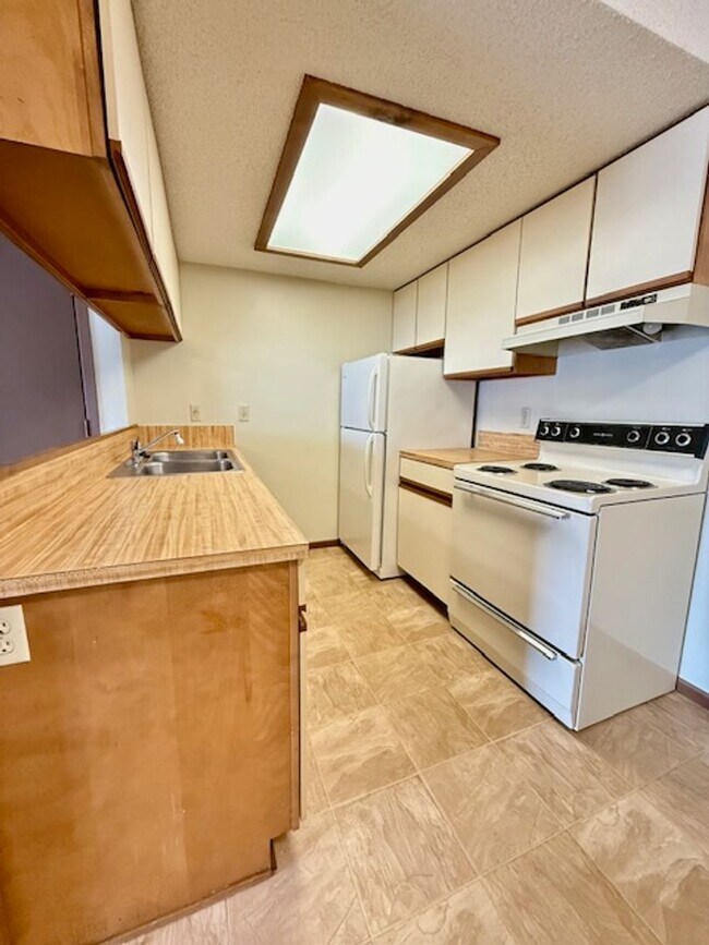 Foto del edificio - ONTARIO - 2 Bedroom Move-In Ready!