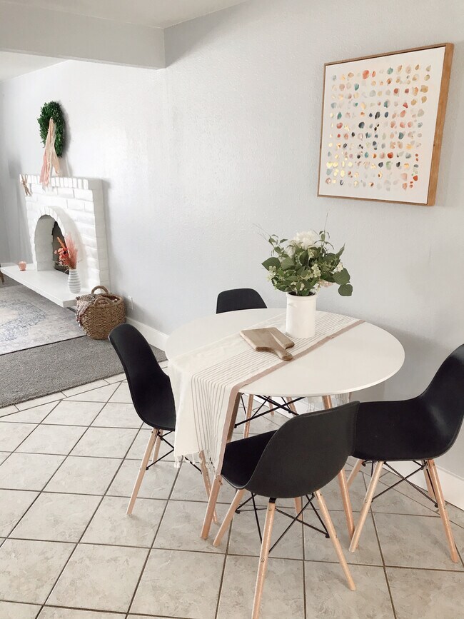 Foto del edificio - 820 Bourdeaux Dr