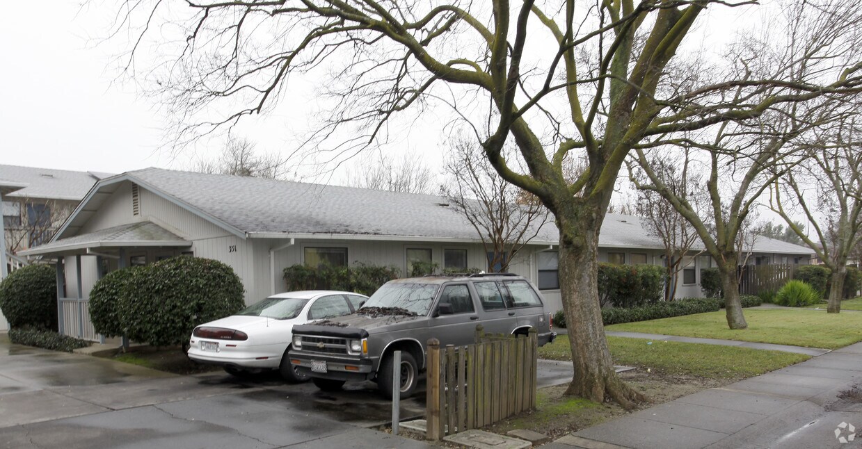 351 S Jefferson St, Dixon, CA 95620 Apartments in Dixon, CA