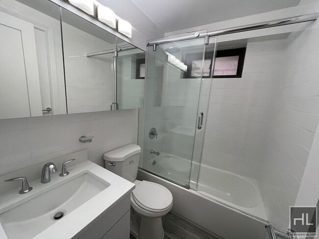 Building Photo - E 88th St