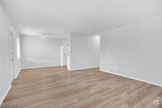 Building Photo - 4627 Bayshore Dr