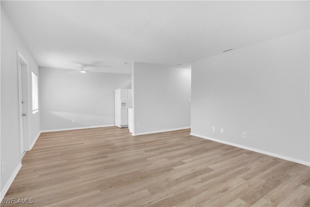 Foto principal - 4627 Bayshore Dr