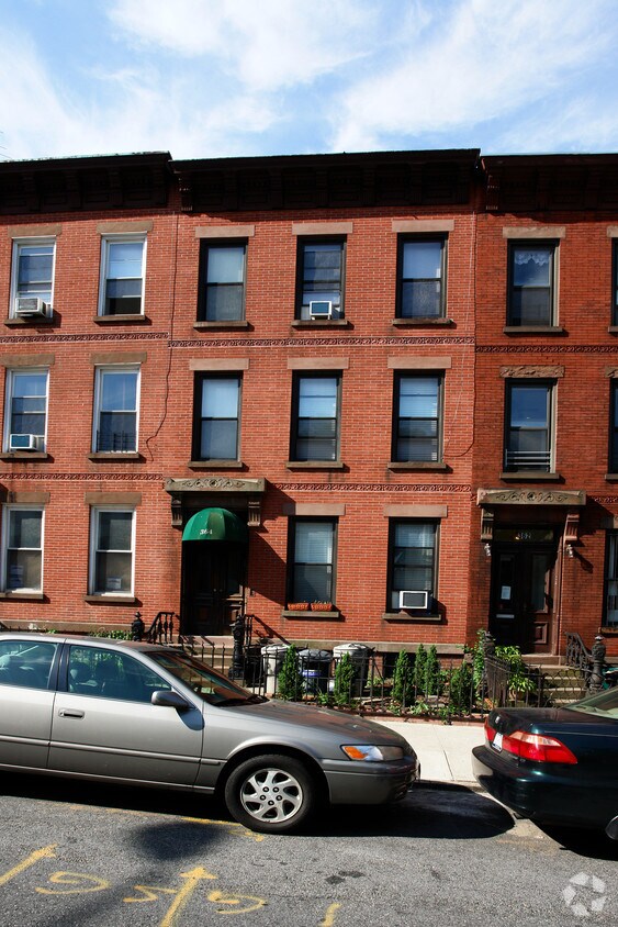 Building Photo - 364 13th St