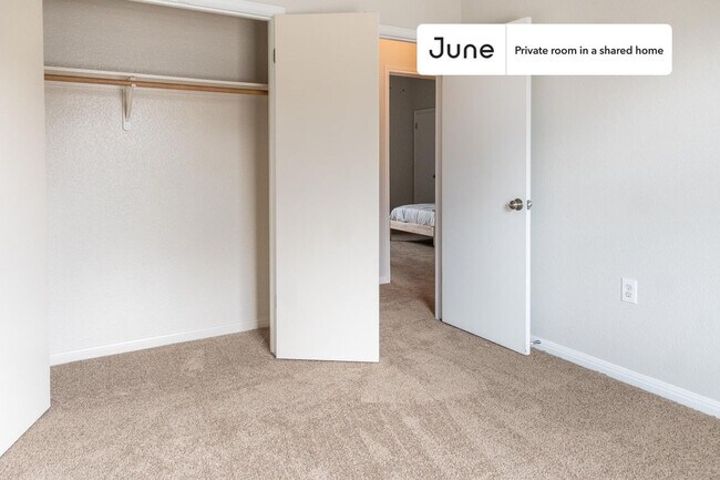 Foto del edificio - Room in Shared 5 bed/2 bath home