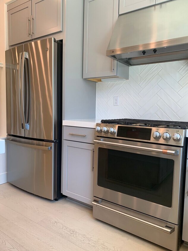 Foto principal - 3 Bedroom 3.5 Bathroom Townhome in the cov...