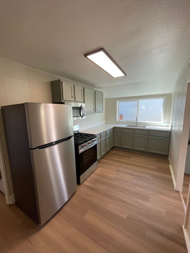 Building Photo - 2 Bedroom 1 Bath property for rent in Midt...