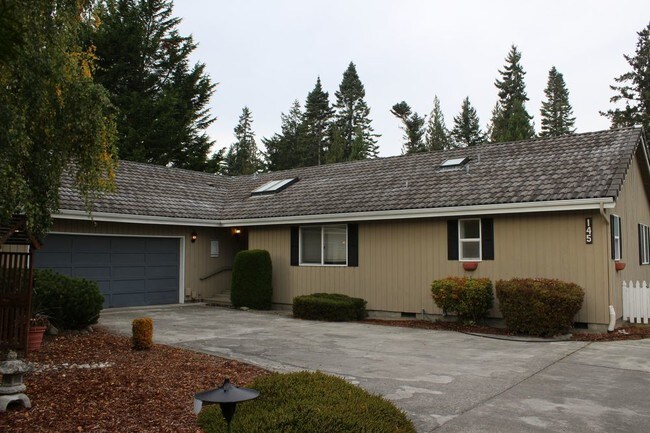 Sparkling ranch backs to golf course - Alquileres en Sequim, WA