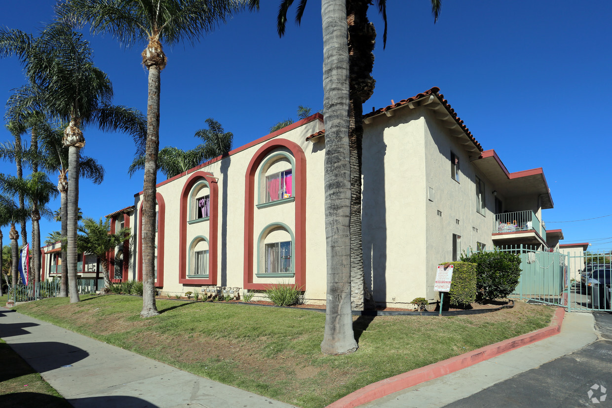 Building Photo - Vista Gardens