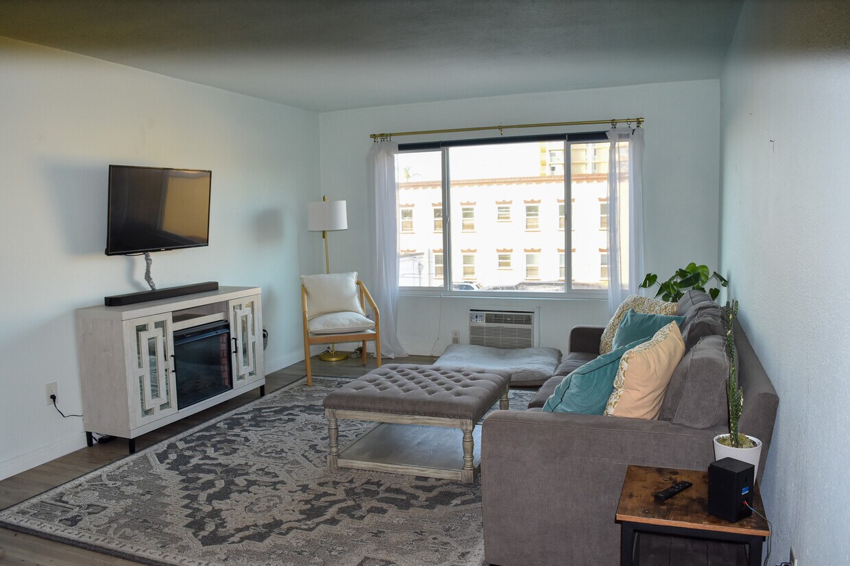 Foto principal - 3431 Park Blvd