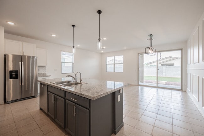 Building Photo - 12448 W Gardenia Ct