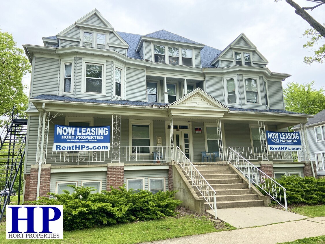 1041 7th St, Charleston, IL 61920 Apartments Charleston, IL